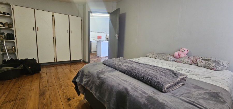 1 Bedroom Property for Sale in Middedorp Western Cape